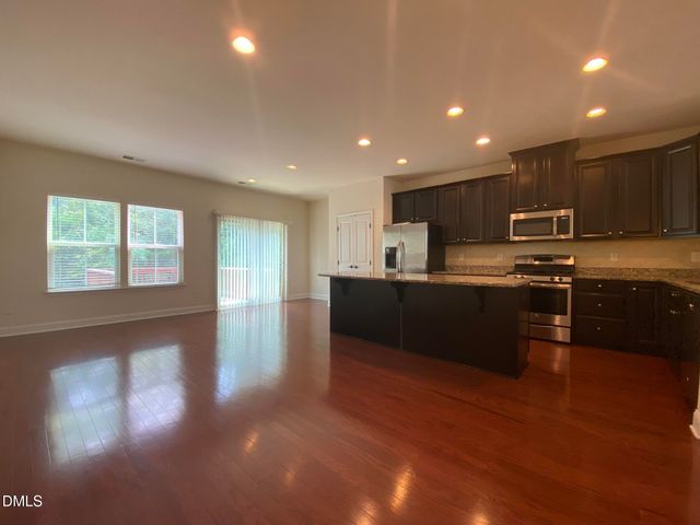 645 Berry Chase Way, Cary, NC 27519
