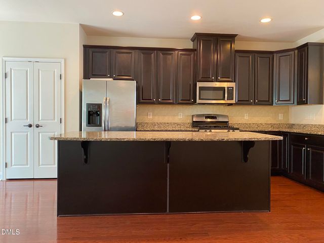 645 Berry Chase Way, Cary, NC 27519