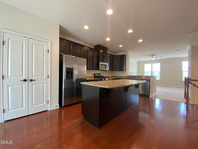 645 Berry Chase Way, Cary, NC 27519