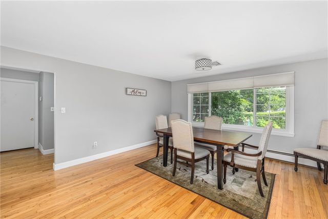 288 Green End Avenue, Middletown, RI 02842