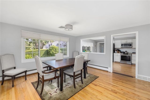 288 Green End Avenue, Middletown, RI 02842
