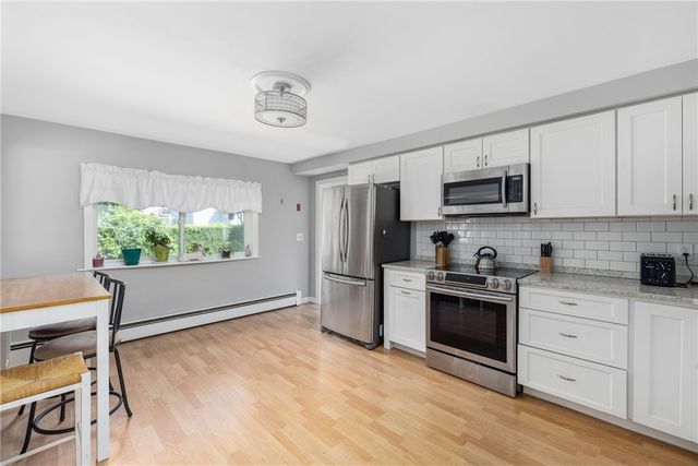 288 Green End Avenue, Middletown, RI 02842