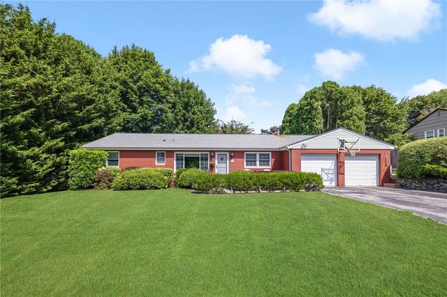 288 Green End Avenue, Middletown, RI 02842