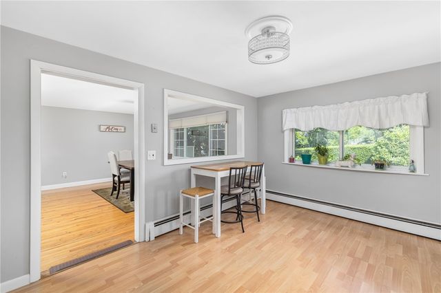 288 Green End Avenue, Middletown, RI 02842