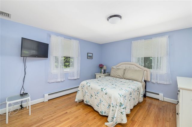 288 Green End Avenue, Middletown, RI 02842