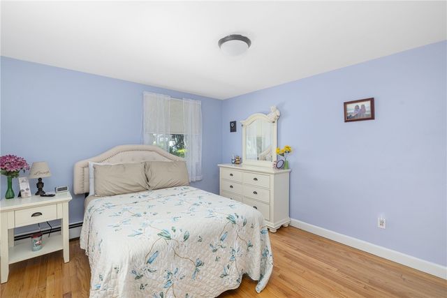 288 Green End Avenue, Middletown, RI 02842