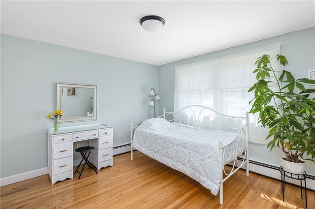 288 Green End Avenue, Middletown, RI 02842