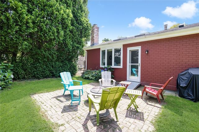 288 Green End Avenue, Middletown, RI 02842