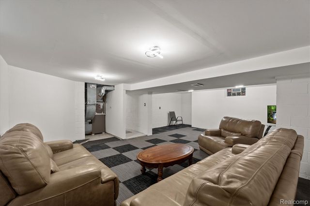 15500 Millar Road, Clinton Charter Township, MI 48036
