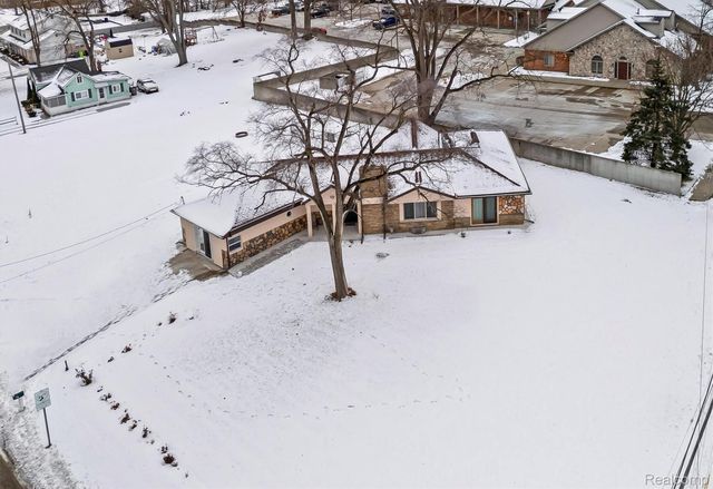15500 Millar Road, Clinton Charter Township, MI 48036