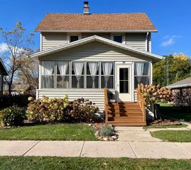 34 S BELL STREET, Fond Du Lac, WI 54935