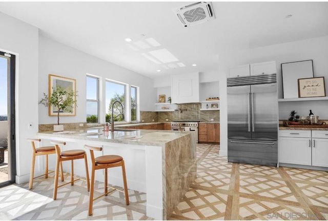 588 Twin Country Ln, Fallbrook, CA 92028