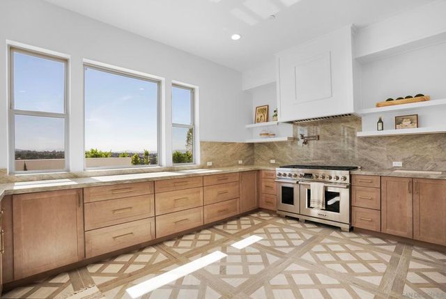 588 Twin Country Ln, Fallbrook, CA 92028