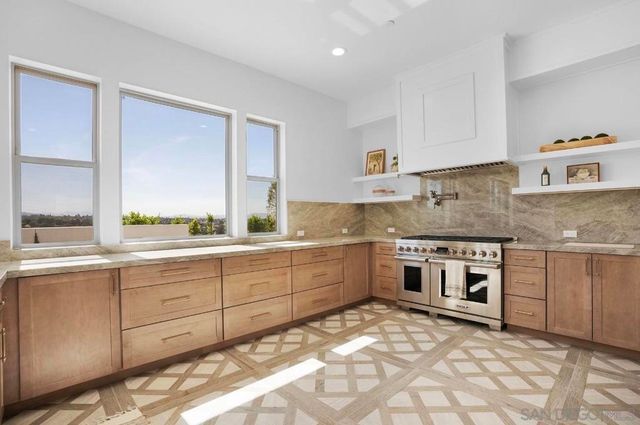 588 Twin Country Ln, Fallbrook, CA 92028