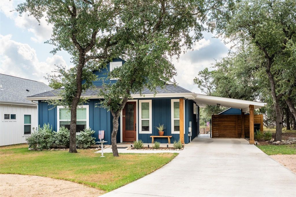 33 Woodacre DR, Wimberley, TX 78676