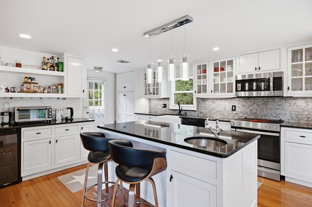 105 Hillside Drive, Centerville, MA 02632