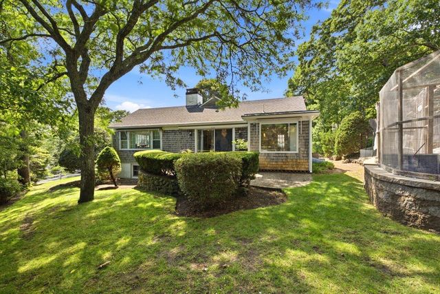 105 Hillside Drive, Centerville, MA 02632