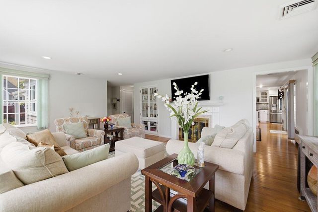 105 Hillside Drive, Centerville, MA 02632