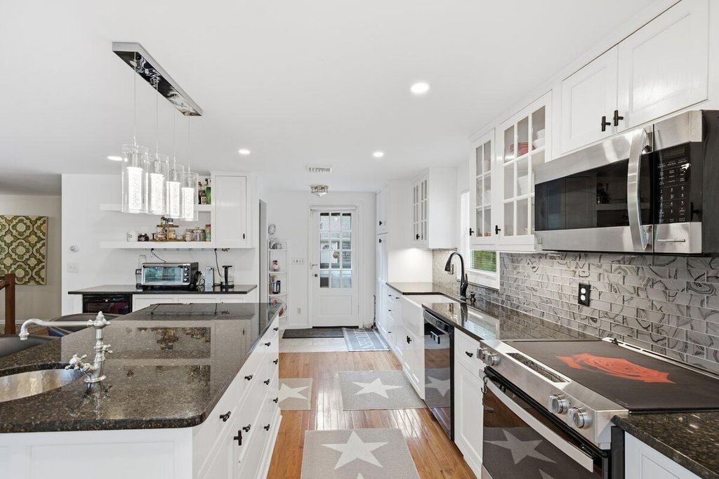 105 Hillside Drive, Centerville, MA 02632