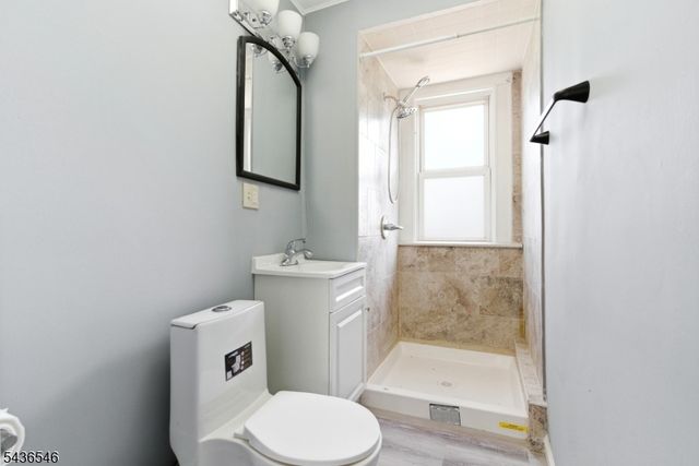 3 Winthrop Ter, East Orange City, NJ 07018
