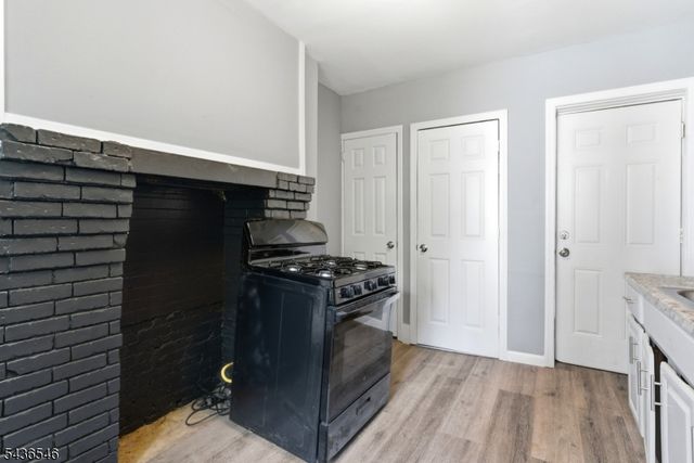 3 Winthrop Ter, East Orange City, NJ 07018