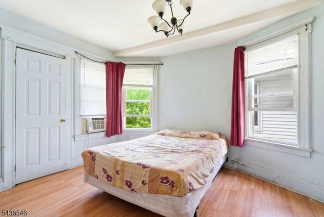 3 Winthrop Ter, East Orange City, NJ 07018