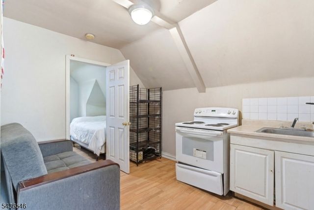 3 Winthrop Ter, East Orange City, NJ 07018
