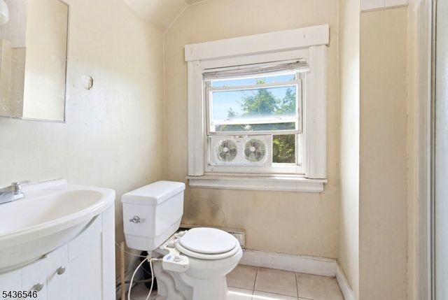 3 Winthrop Ter, East Orange City, NJ 07018