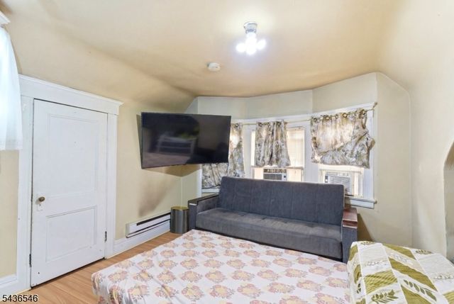 3 Winthrop Ter, East Orange City, NJ 07018