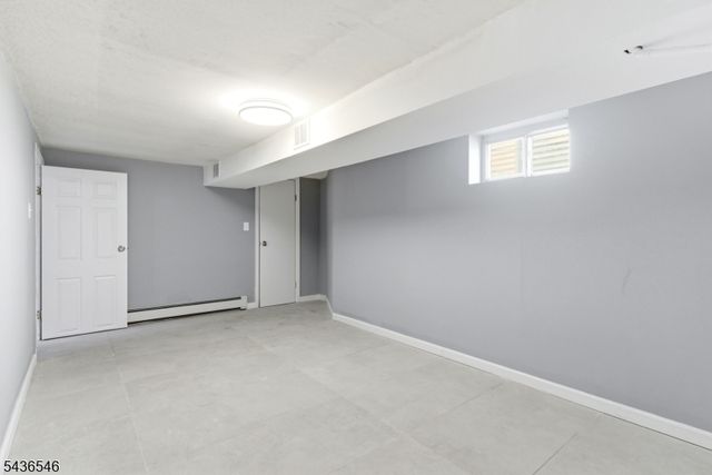 3 Winthrop Ter, East Orange City, NJ 07018