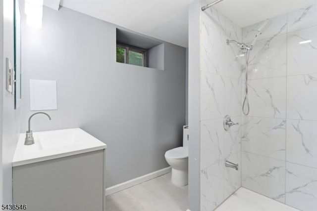 3 Winthrop Ter, East Orange City, NJ 07018