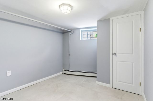 3 Winthrop Ter, East Orange City, NJ 07018