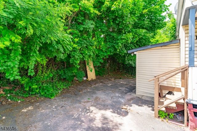 3 Winthrop Ter, East Orange City, NJ 07018