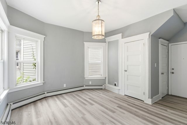 3 Winthrop Ter, East Orange City, NJ 07018