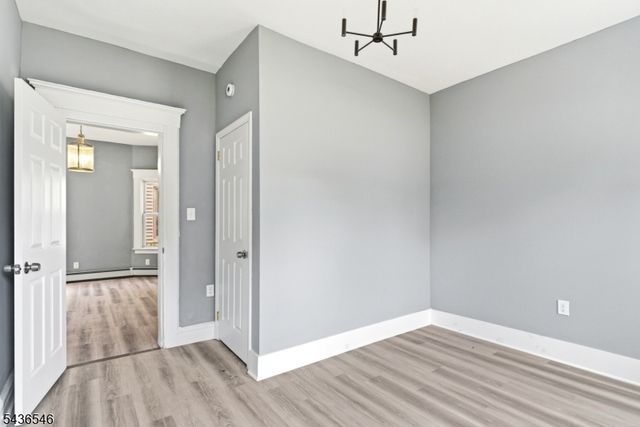 3 Winthrop Ter, East Orange City, NJ 07018