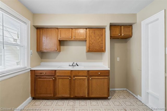 17158 Greenlawn Street, Detroit, MI 48221