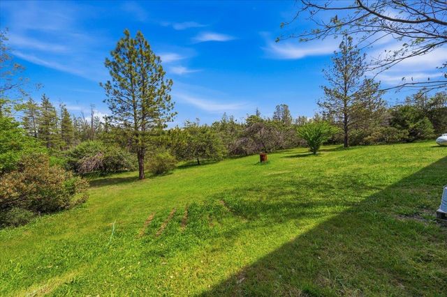 12753 S Ponderosa Way, Grass Valley, CA 95945