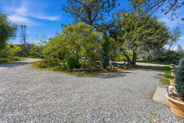 12753 S Ponderosa Way, Grass Valley, CA 95945