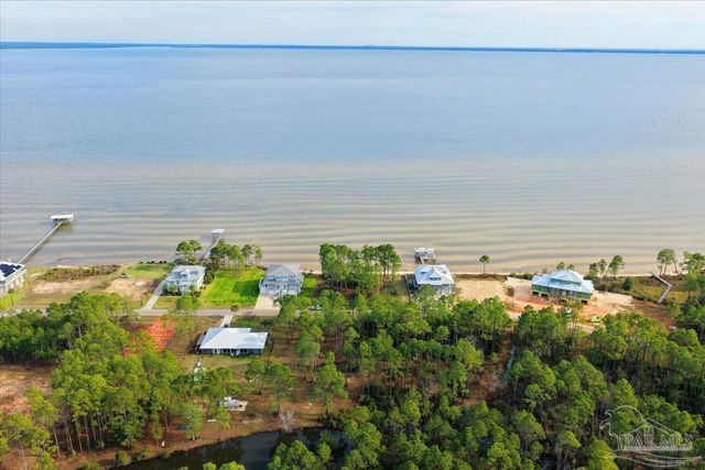 1101 Oyster Bay Dr, Milton, FL 32583