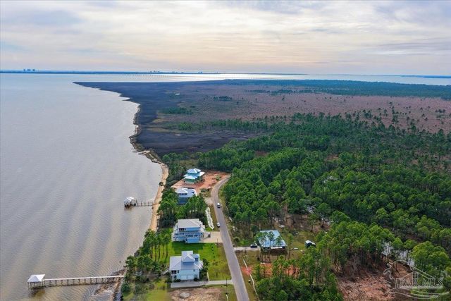 1101 Oyster Bay Dr, Milton, FL 32583