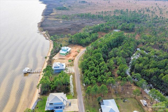 1101 Oyster Bay Dr, Milton, FL 32583