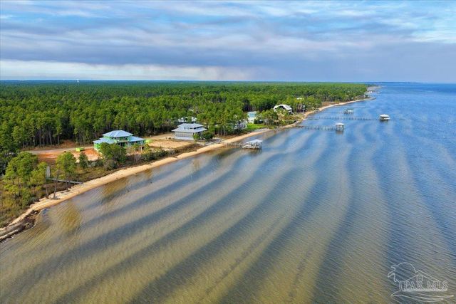 1101 Oyster Bay Dr, Milton, FL 32583