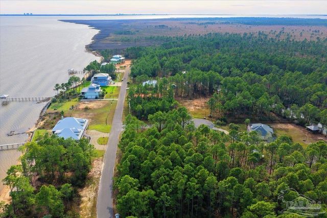 1101 Oyster Bay Dr, Milton, FL 32583