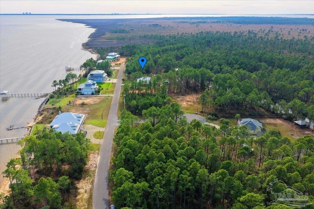 1101 Oyster Bay Dr, Milton, FL 32583