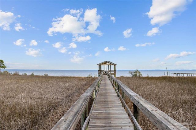 1101 Oyster Bay Dr, Milton, FL 32583