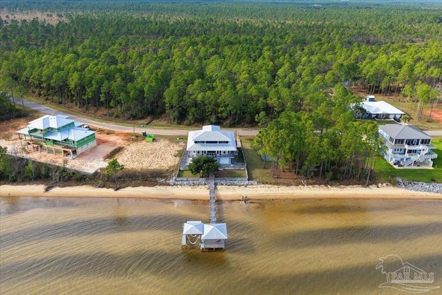 1101 Oyster Bay Dr, Milton, FL 32583