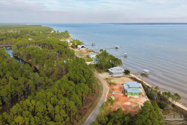 1101 Oyster Bay Dr, Milton, FL 32583