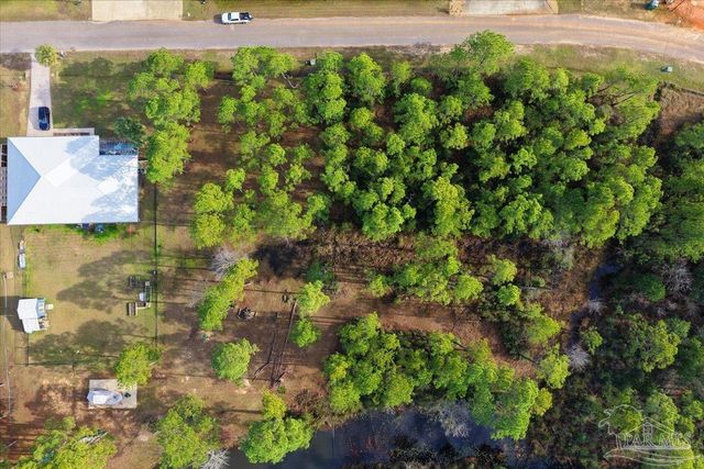 1101 Oyster Bay Dr, Milton, FL 32583