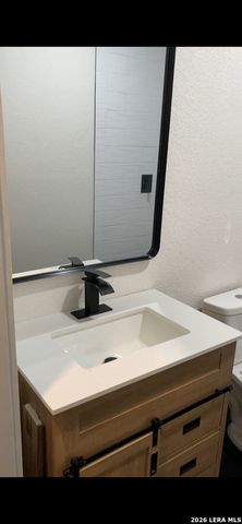 637 Canton, San Antonio, TX 78202