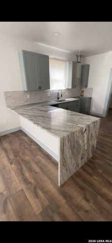 637 Canton, San Antonio, TX 78202